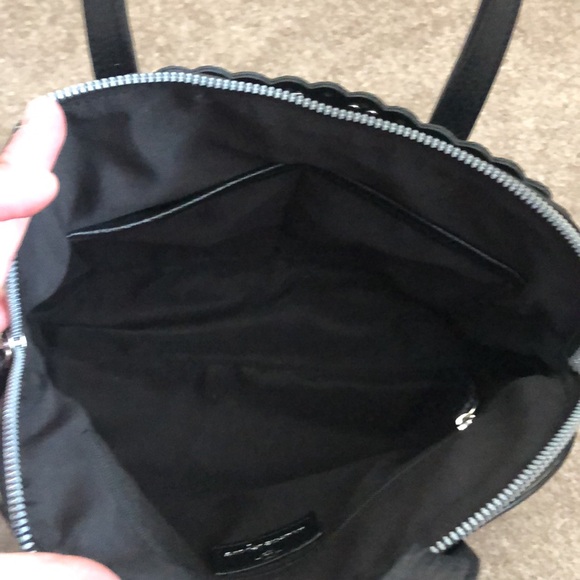 NWOT black scallop bag w/crossbody - Picture 4 of 4